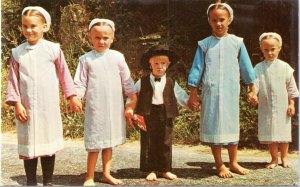 Postcard PA Greetings from Pennsylvania Dutch Country - Amish Children