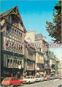 Postcard Modern Guingamp (Cotes du Nord) Central Square Houses of the Middle ...