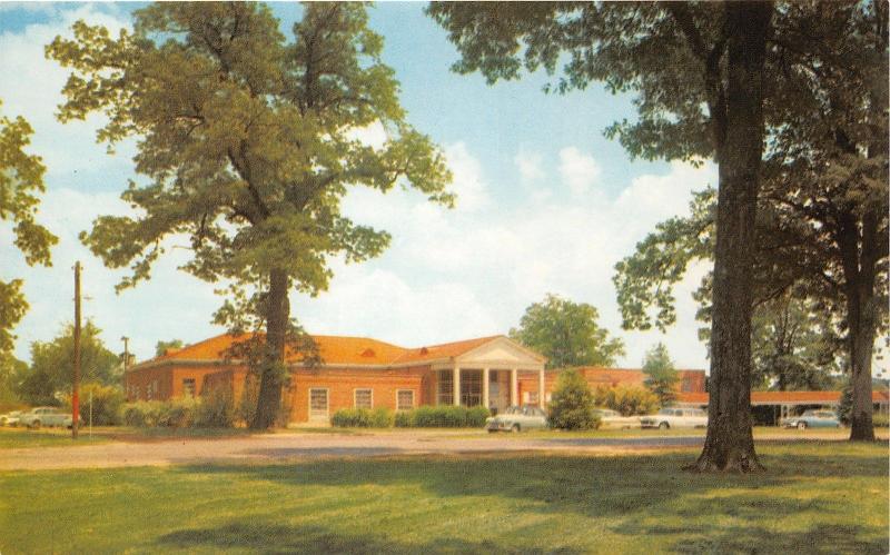 University of Mississippi (Ole Miss) Alumni House~50s Cars Parked~Postcard