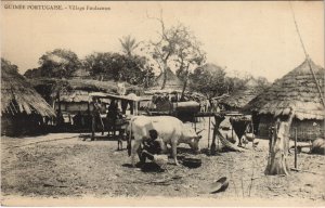 PC GUINEA, VILLAGE FOULACOUN, Vintage Postcard (b44203)