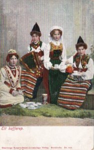 Sweden Ett kafferet Locals In Traditional Costume