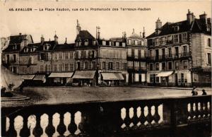 CPA AVALLON - La Place Vauban vue de la Promenade des Terreaux-Vauban (657238)