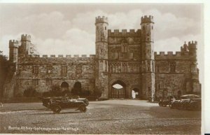 Sussex Postcard - Battle Abbey Gateway - Near Hastings - Real Photo  Ref TZ10006