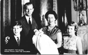 RPPC Queen Elizabeth Prince Philip & children    - A18