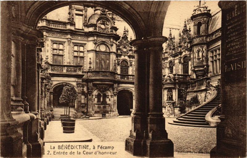 CPA La Benedictine a FÉCAMP-Entrée de la Cour d'honneur (269455)