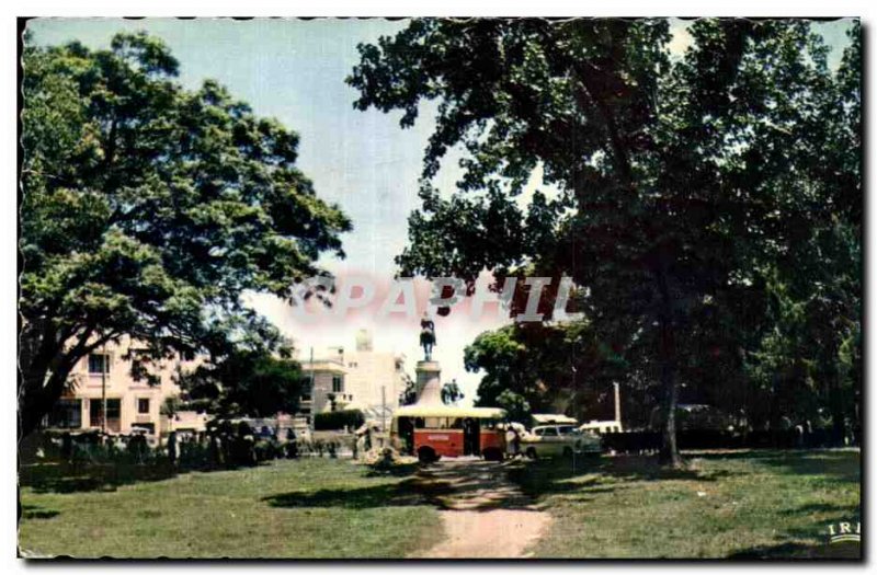 Africa - Africa - Madagascar - Antananarivo - Statue - Old Postcard