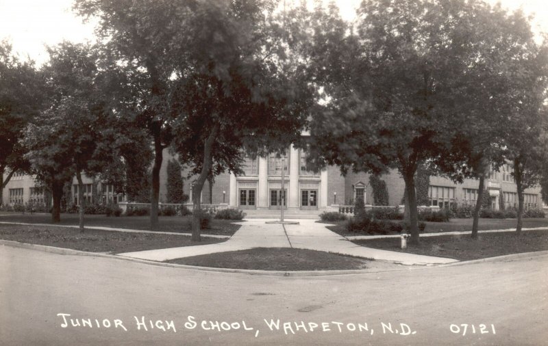 Vintage Postcard 1900's View of Junior High School Wahpeton North