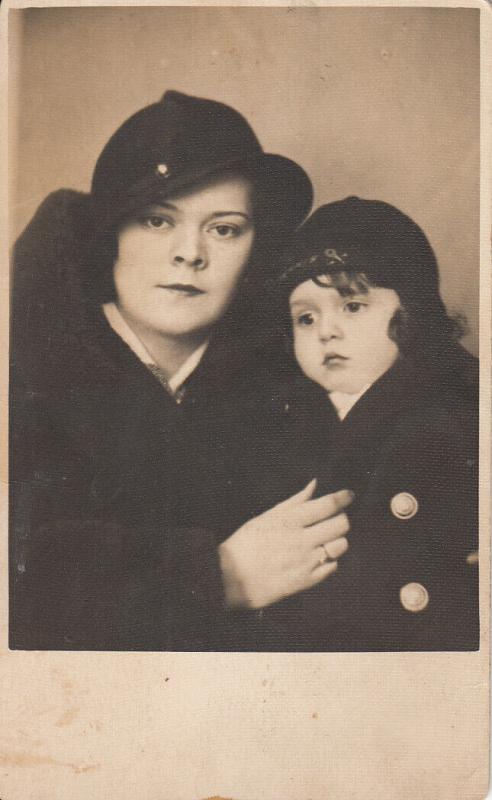 Early photo postcard Foto Famos Budapest studio portrait woman girl