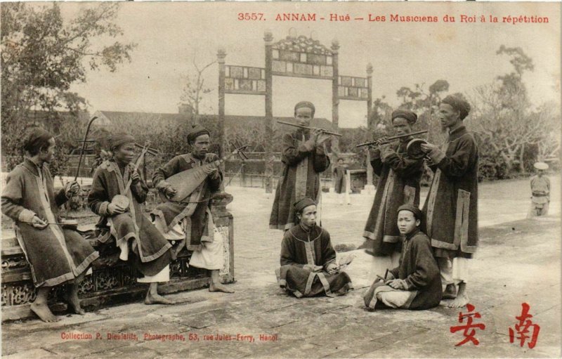 CPA AK INDOCHINA Annam Les Musiciens du Roi VIETNAM (959093)