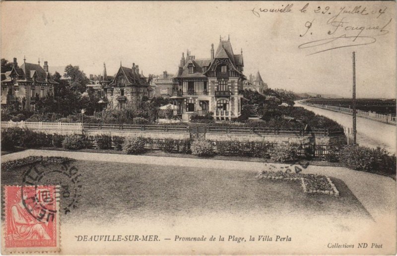 CPA DEAUVILLE Promenade de la Plage - La Villa Perla (1225588)