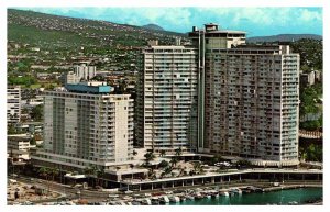 Postcard HOTEL SCENE Honolulu - Waikiki Hawaii HI AR1726