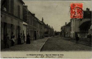 CPA LA CHAPELLE-la-REINE Rue de l'Hotel-de-Ville (861401)