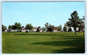 DESERONTO, Ontario Canada ~ DAWSON'S QUINTE BEACH CAMP Roadside 1950s  Postcard