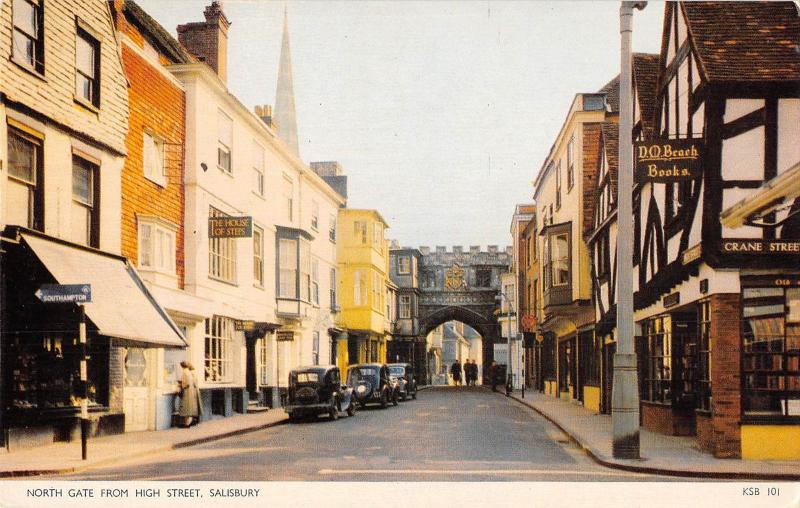 uk27827 north gate from high street salisbury  uk