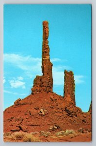 Totem Pole In Monument Valley Arizona Vintage Unposted Postcard