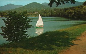 Vintage Postcard Famed Beaver Lake Clear Mountain Water Asheville North Carolina