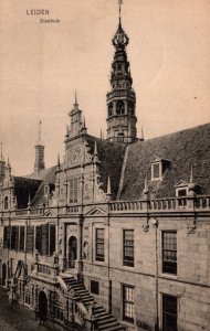 Netherlands Leiden Stadhuis Vintage Postcard 09.90