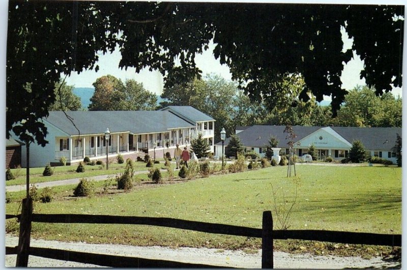 Postcard - The Georgian and Virginian guest lodgings, Eastover - Lenox, MA