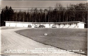 RPPC, Farmington ME Maine  MOON-GLO MOTEL  Roadside 1957 Real Photo Postcard