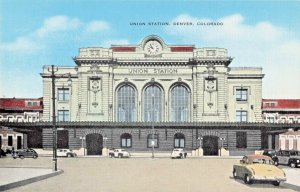 Postcard CO Denver Colorado-Union Station-Vintage Linen 1950s C10