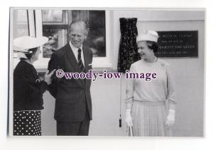 pq0084 - Queen Elizabeth & Prince Philip ( Duke of Edinburgh ) at Sark 1989