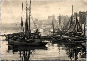 Postcard France Cherbourg -  Barques dans l'avant-port