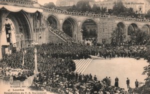 Vintage Postcard 1910's Les Pyrenees Lourdes Benediction Du T. S. Sacrament