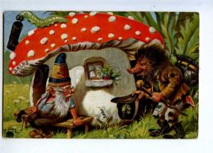 233304 GNOME Dwarf HEDGEHOG Mushroom By THIELE old TSN #1867