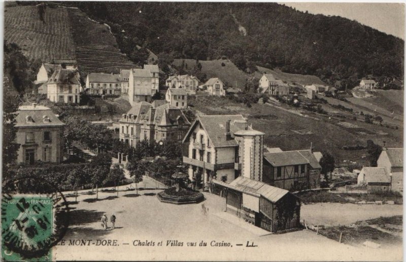 CPA Le MONT-DORE-Chalets et Villas vus du Casino (46541)