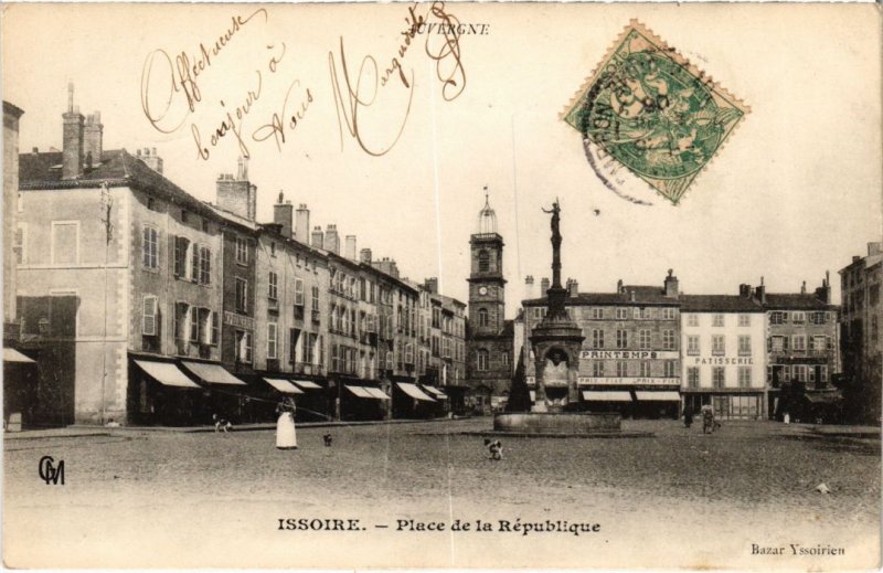 CPA Issoire Place de la Republique FRANCE (1285012)