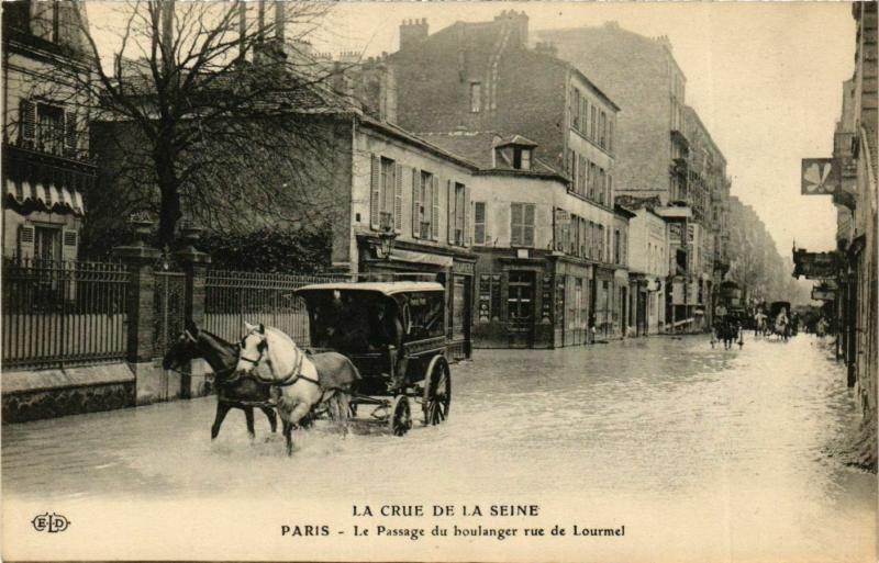 CPA PARIS Crue de la Seine 1910 Rue de Lourmel Passage du boulanger (579766)