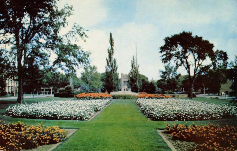 OK - Norman. University of Oklahoma, South Oval Flower Garden