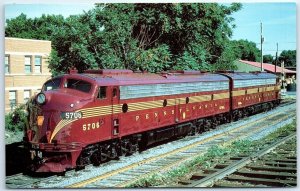 Postcard - Pennsylvania Railroad's E-8A Units Numbers 5706 & 5898