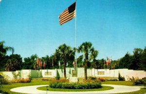 Florida Lake Wales Beautiful Court Of Flags At The Great Masterpiece
