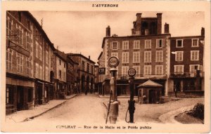 CPA CUNLHAT - Rue de la Halle et le Poids public (72304)