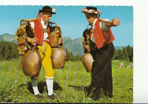 Switzerland Postcard - Swiss Herdsmen Shaking The Bells - Ref 20997A