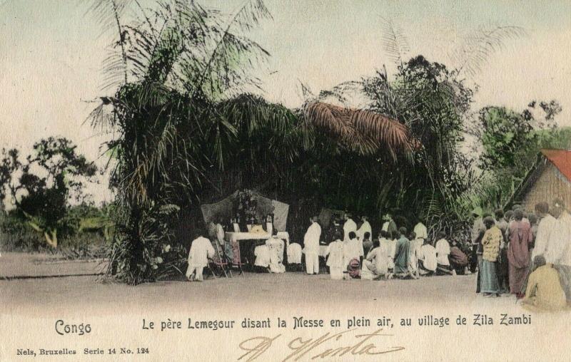 Africa - Congo - Le Pere Lemegour disant la Messe Village De Zila Zambi - 01.31