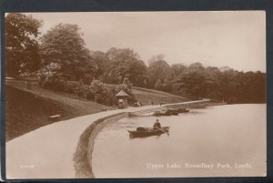Yorkshire Postcard - Upper Lake, Roundhay Park, Leeds      T3453