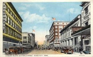 Looking North on Pierce Street - Sioux City, Iowa IA