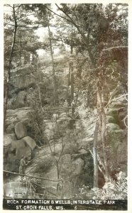 Postcard RPPC Wisconsin 1940s St Croix Rock Formation wells Park 23-11036