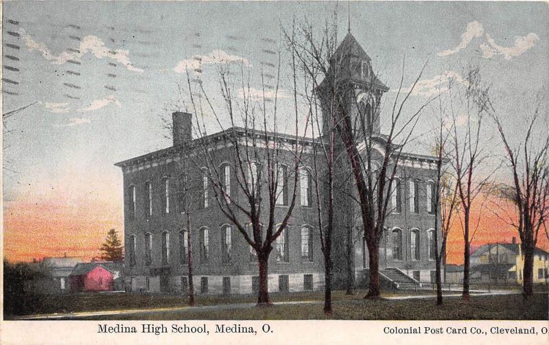 E7/ Medina Ohio Postcard 1909 Medina High School Building