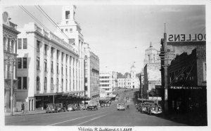 RPPC WELLESLEY STREET AUCKLAND NEW ZEALAND PHOTO POSTCARD (c. 1910)