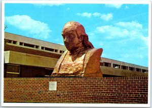 Postcard - Huge Fiberglass Bust of Benjamin Franklin - Philadelphia, PA