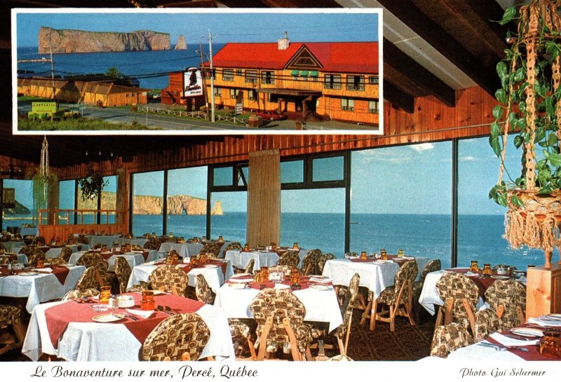 CONTINENTAL SIZE POSTCARD THE BONAVENTURE HOTEL AT PERCE QUEBEC CANADA 1970s