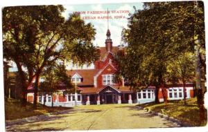 Old CEDAR RAPIDS Iowa Ia Postcard DEPOT Union Station