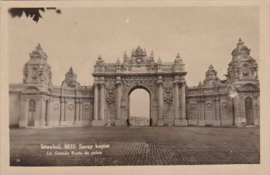 Turkey Istanbul Milli Saray kapisi La Grande Porte du Palais