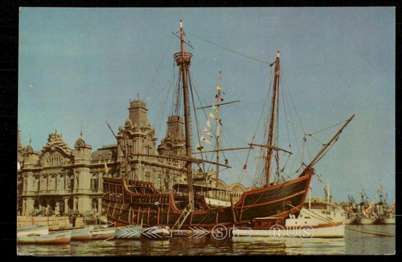 Barcelona - Reproduccion de la carabela Santa Maria en el Puerto