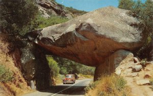 ARCH ROCK Generals Highway Sequoia & Kings Canyon, CA c1950s Vintage Postcard