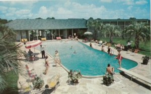 BATON ROUGE, Louisiana, 1950-60s; Bellemont Motor Hotel, Swimming Pool