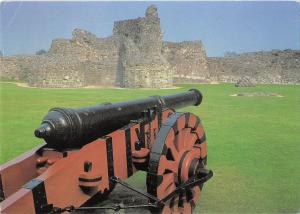 uk36406 pevensey castle east sussex uk lot 6 uk canon gun